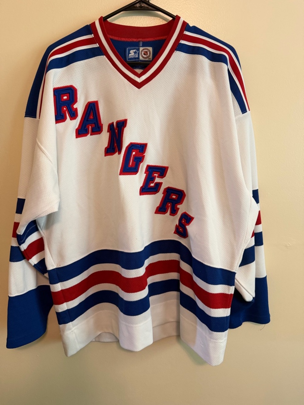 STARTER White V-Neck Sweater with Blue and Red Rangers Script